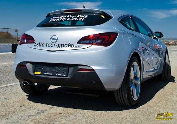 Новый космический Opel Astra GTC